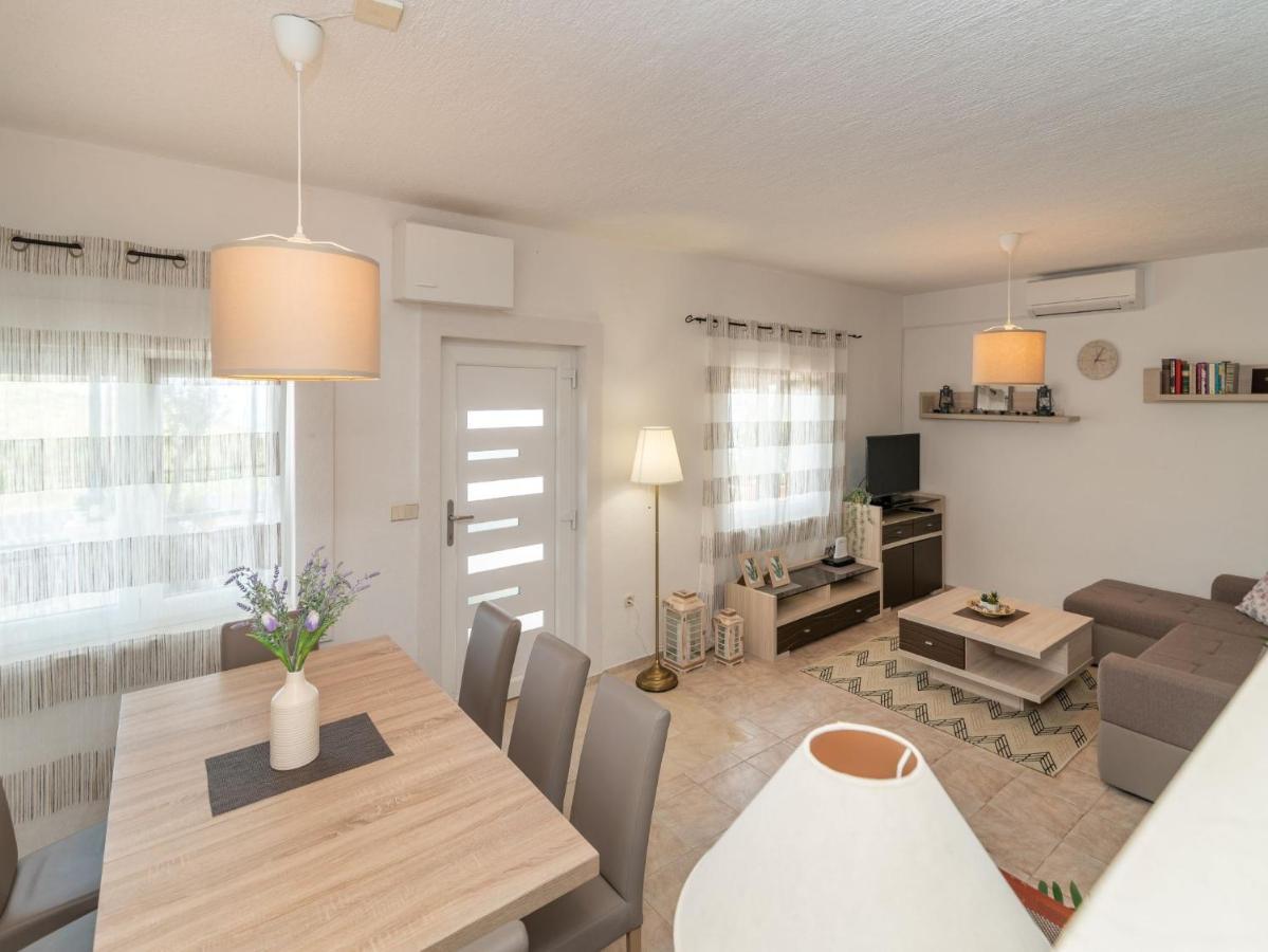 Scenic Sea View,Three Bedroom Villa With Pool Trogir Zewnętrze zdjęcie