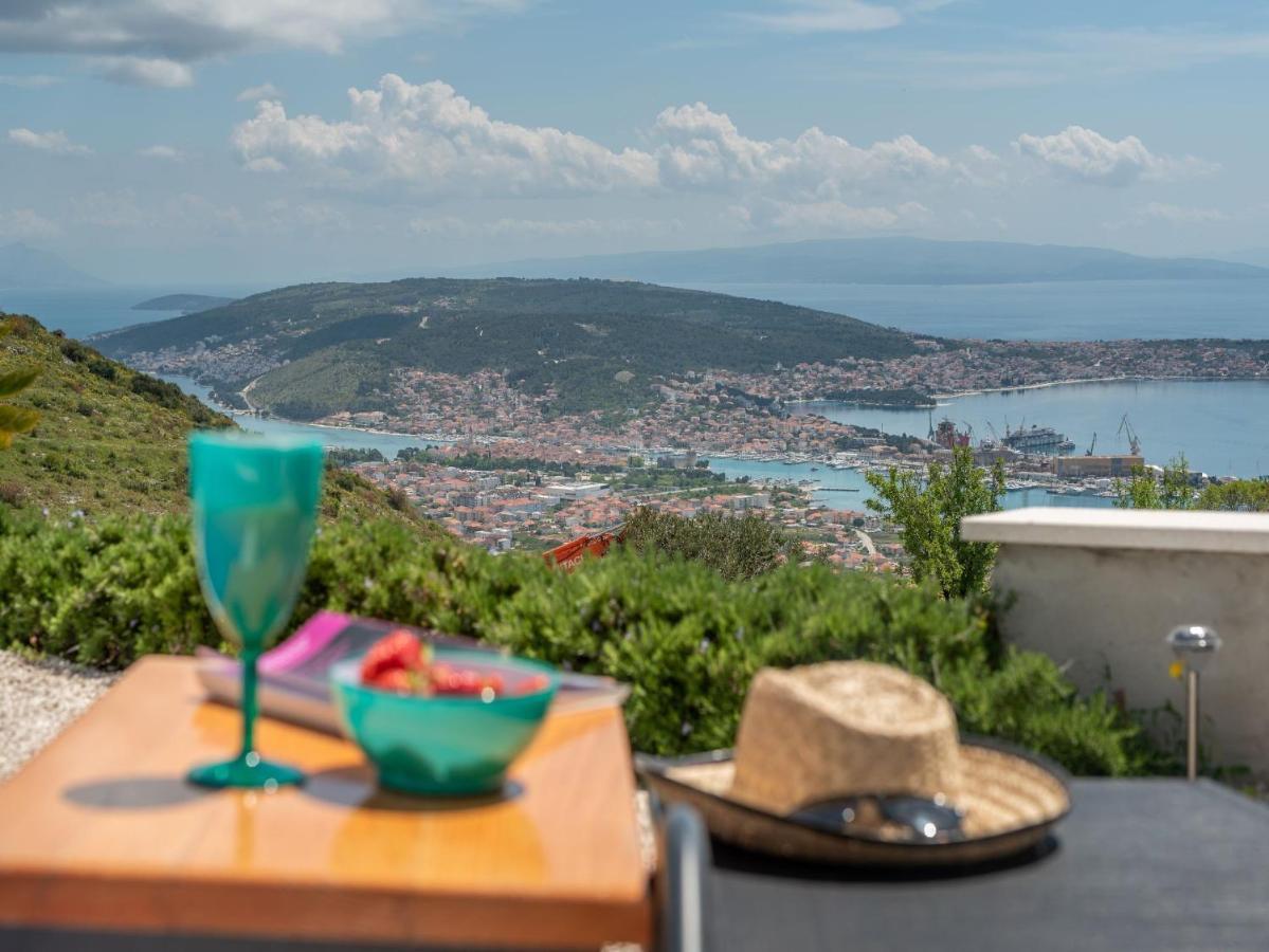 Scenic Sea View,Three Bedroom Villa With Pool Trogir Zewnętrze zdjęcie