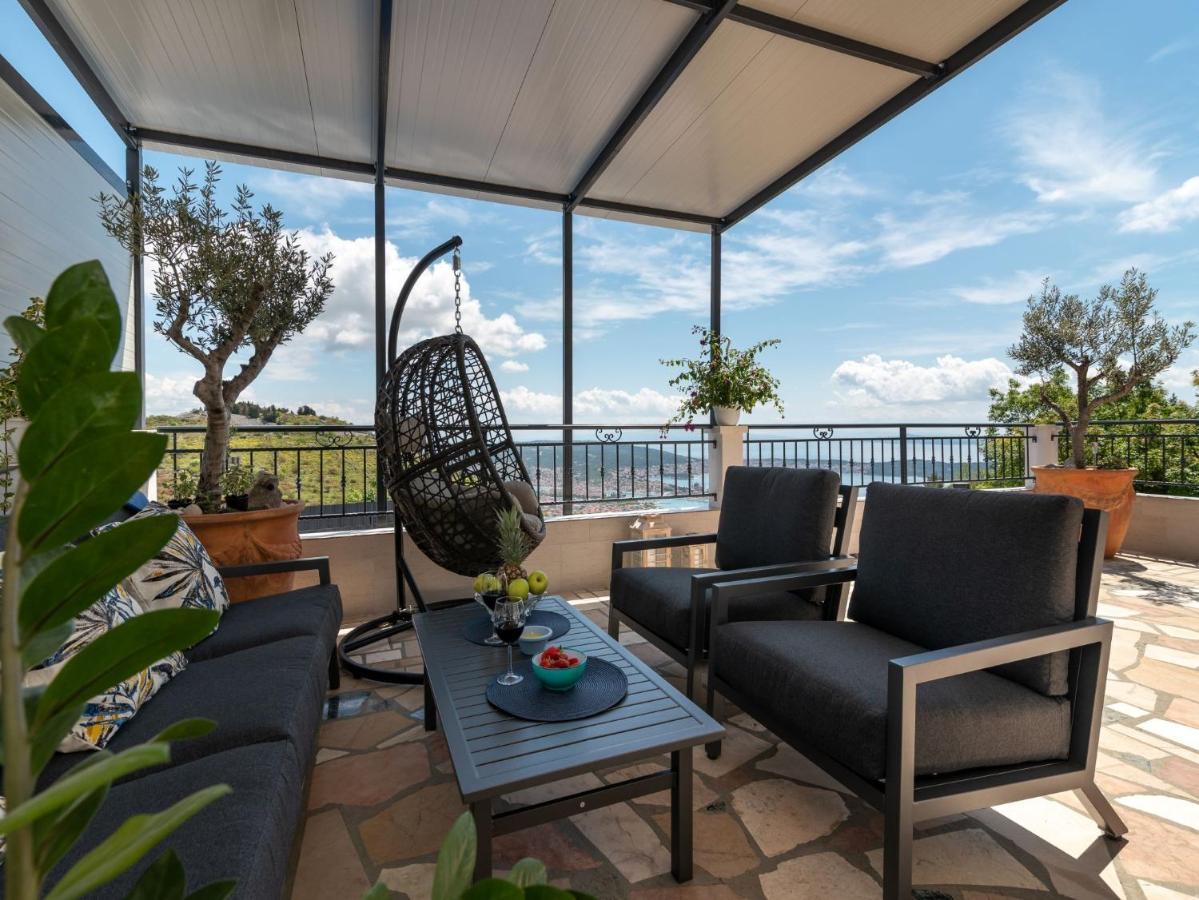 Scenic Sea View,Three Bedroom Villa With Pool Trogir Zewnętrze zdjęcie