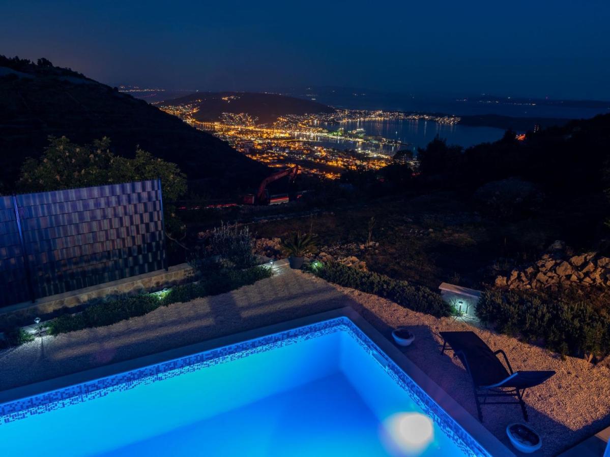 Scenic Sea View,Three Bedroom Villa With Pool Trogir Zewnętrze zdjęcie