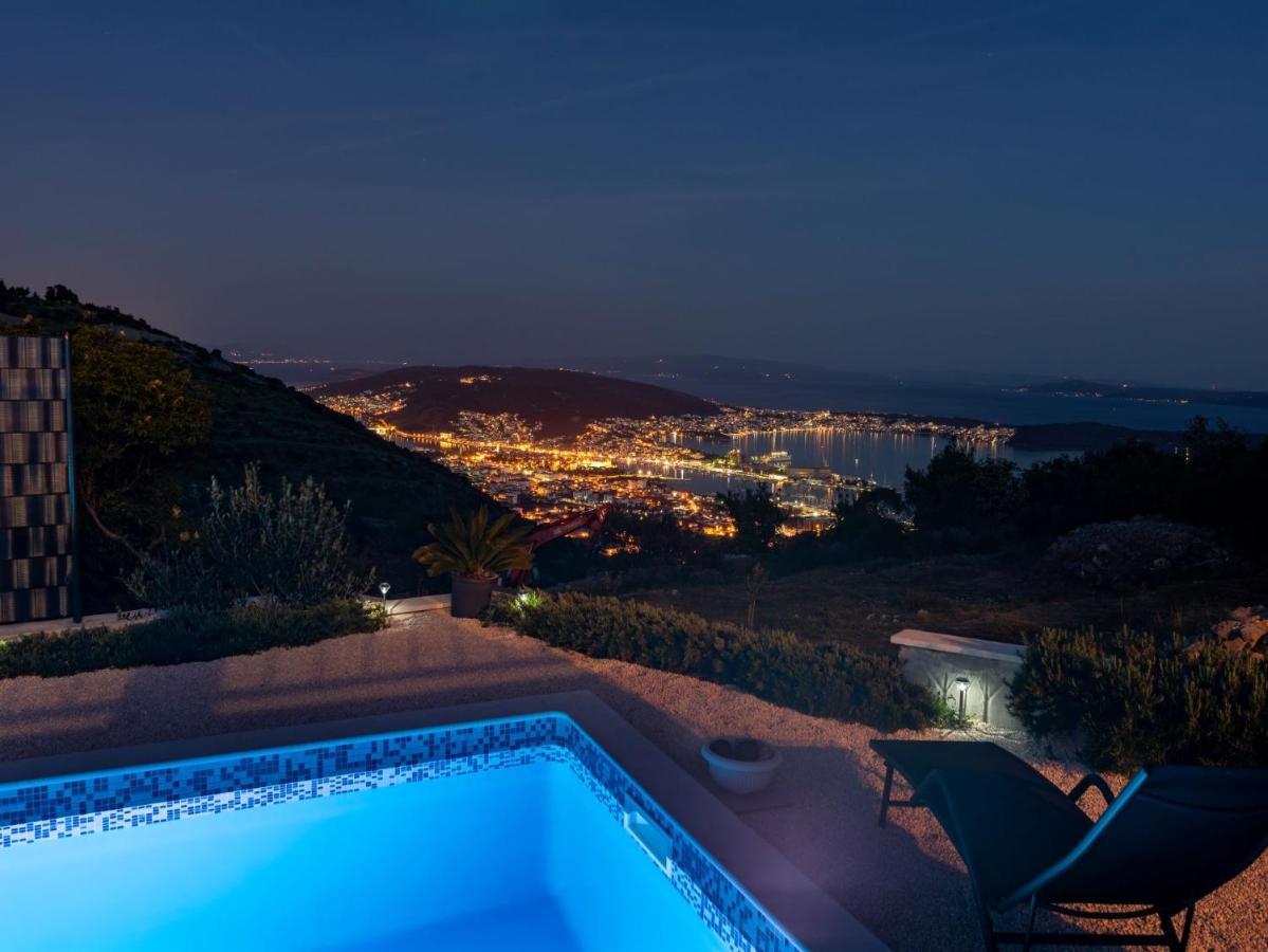 Scenic Sea View,Three Bedroom Villa With Pool Trogir Zewnętrze zdjęcie
