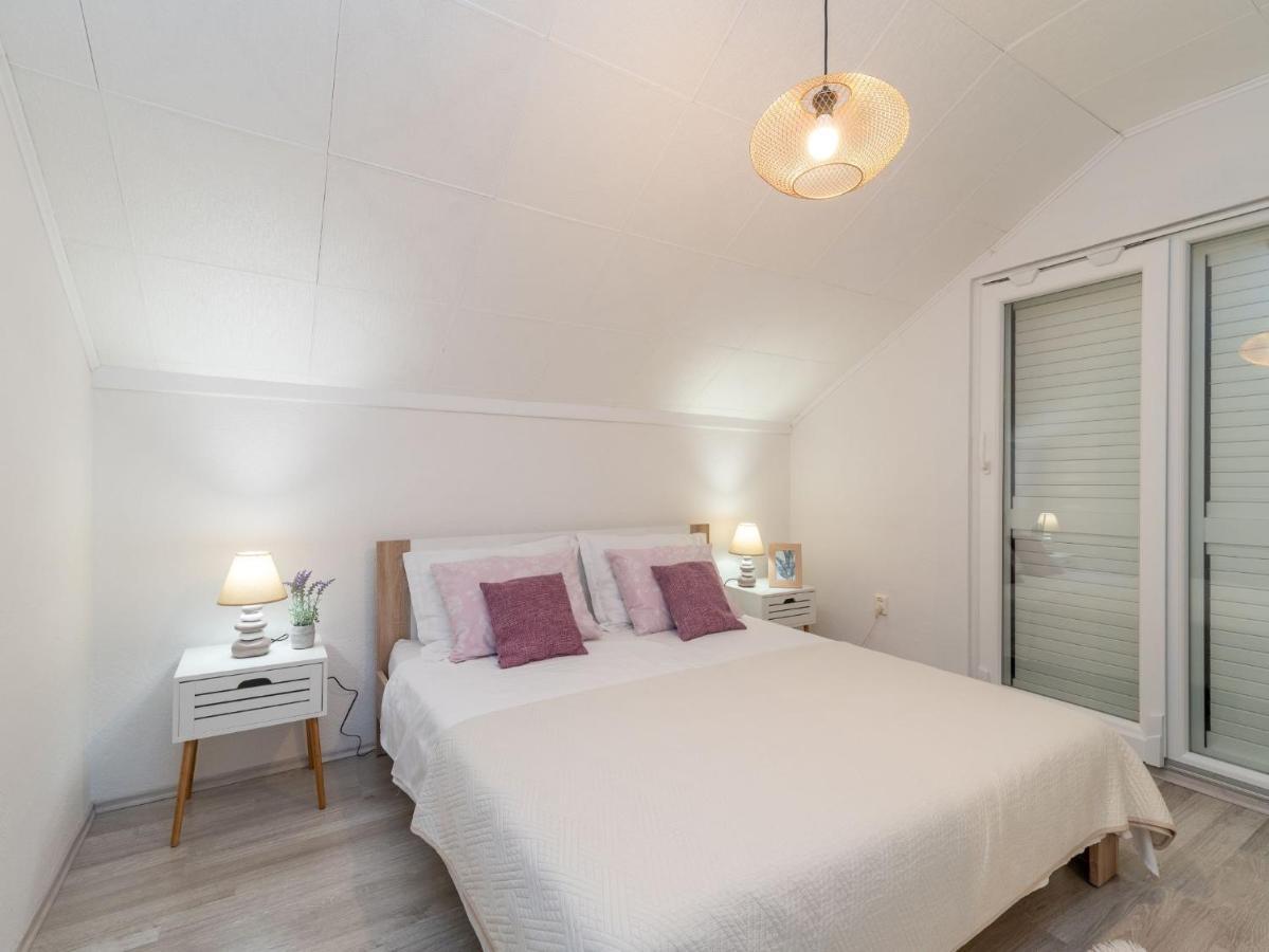Scenic Sea View,Three Bedroom Villa With Pool Trogir Zewnętrze zdjęcie